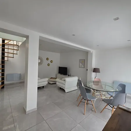 Maison A 8 Mn De L'ile De Re Et De La Rochelle 2 5 Personnes
